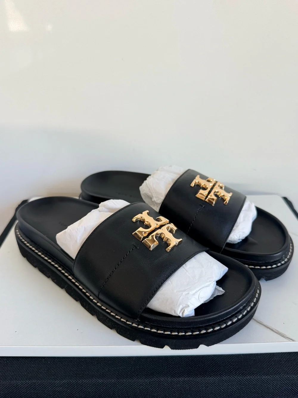 Tory Burch Everly Anatomic Lug Slides 🖤✨